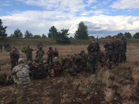 Карательный батальон попал в окружение под Дебальцево