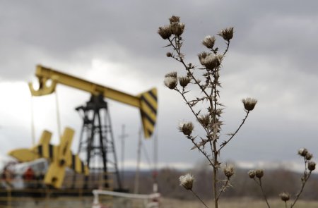 Итоги 2014 года: добыча нефти в России выросла, газа - упала