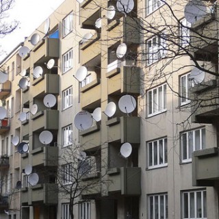 Киевляне массово скупают спутниковые антенны