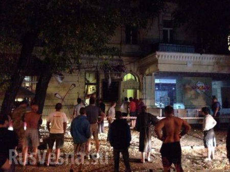 В центре Одессы подорвали кафе (ФОТО)