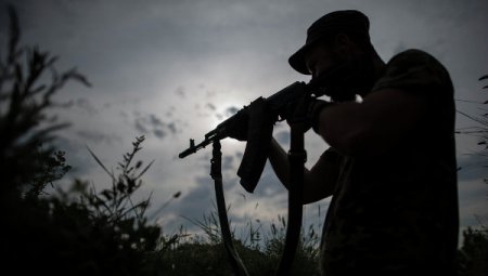 Матиос: восемь тысяч украинских силовиков перешли к ополченцам