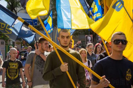 «Москалив на ножи»: националисты прошли маршем по Одессе