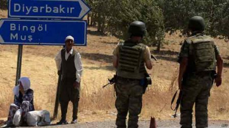 Девятнадцать солдат ранены на юго-востоке Турции при взрыве мины