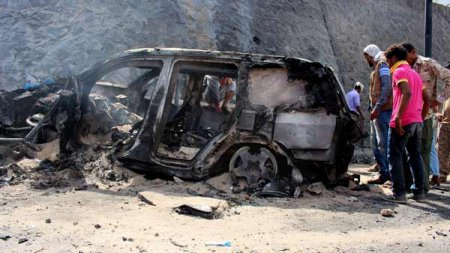Боевики "Исламского государства" захватили район в йеменском Адене и взорвали мэра города
