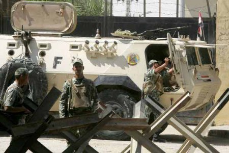 Четверо египетских военных погибли при подрыве БМП на севере Синая