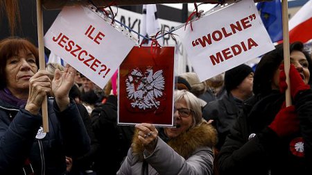 Польша: акции протеста против нового закона о СМИ