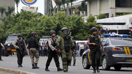 Взрывы в Джакарте: свидетельства очевидцев