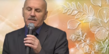 Мэр Новой Каховки записал поздравительные песни для женщин