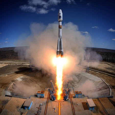 «Поехали! Есть первый космический старт с российского космодрома 