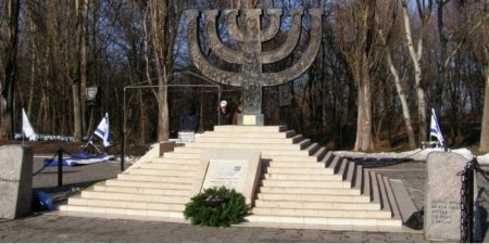 В Киеве неизвестные сожгли израильский флаг в Бабьем Яру