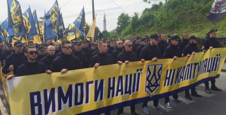 «Азов» идет к Раде с маршем «Требования нации – нет капитуляции»