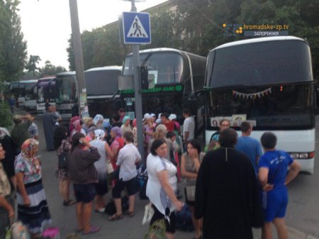 В Запорожье искали бомбу в автобусах, в которых верующие поехали на крестный ход