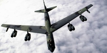 Американские бомбардировщики B-52 приблизились к российским базам в Арктике