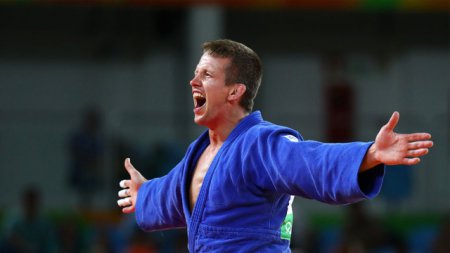 Завоевавшего бронзу Олимпиады дзюдоиста избили на пляже в Рио