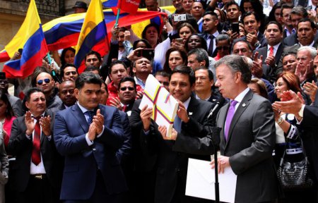 Медведчук предлагает использовать опыт Колумбии в разрешении конфликта в До ...