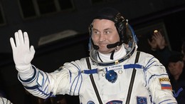 «Земля сверху кажется беззащитной»: космонавт Овчинин рассказал RT об экспе ...