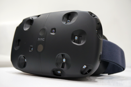 Шлем с виртуальной реальностью HTC Vive уже вышел в продажи на территории Р ...