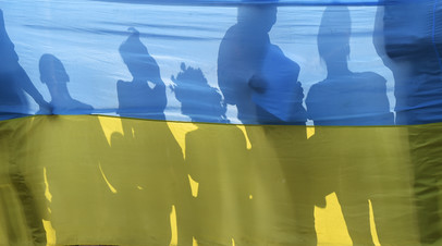 В Киеве здание Рады пикетируют более тысячи человек