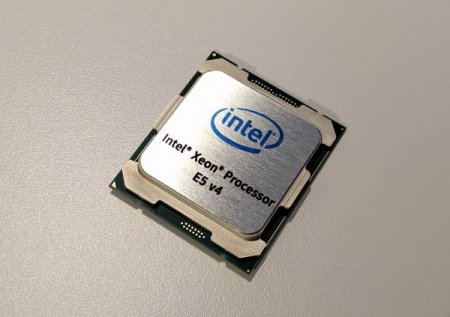 Intel выпустил мощный 22-ядерный процессор