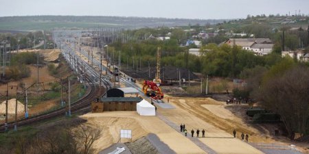 Строительство железнодорожных путей в обход Украины закончат на год раньше срока