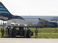 На Мальте приземлился ливийский пассажирский самолет, захваченный сторонником Каддафи - Военный Обозреватель