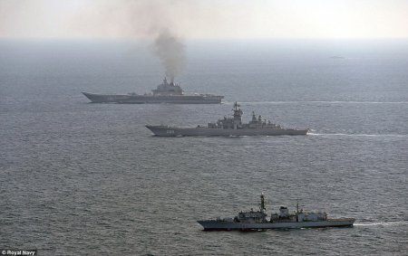 Британские военные показали сопровождение российского "корабля позора"