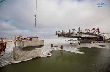 «Строители Крымского моста приступили к монтажу пролётов на морские опоры» Транспорт и логистика
