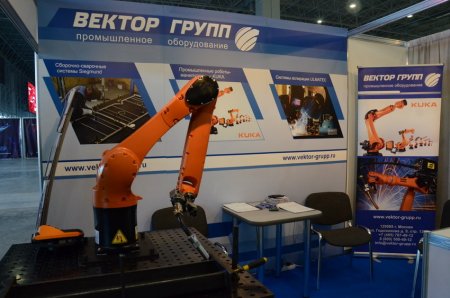 «Боевых роботов представили на выставке в КВЦ «Патриот»» Армия и Флот