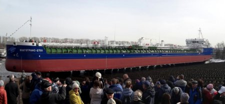 «Красное Сормово спустило на воду свой двадцать второй танкер проекта RST27 ...