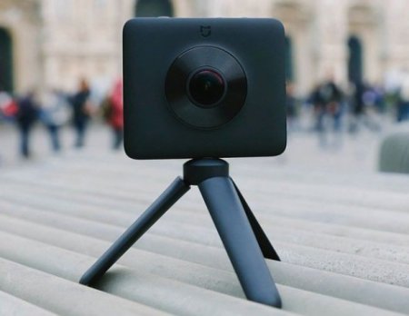 Компания Xiaomi представила компактную Xiaomi Mi 360° Panoramic Camera