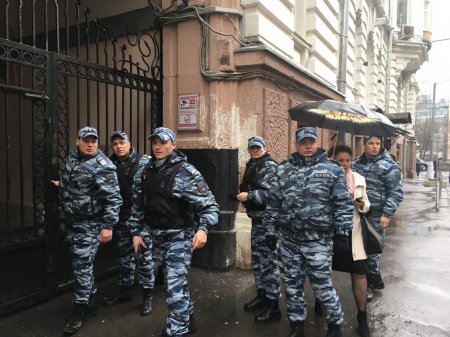 В офис "Открытой России" в Москве пришли с обысками