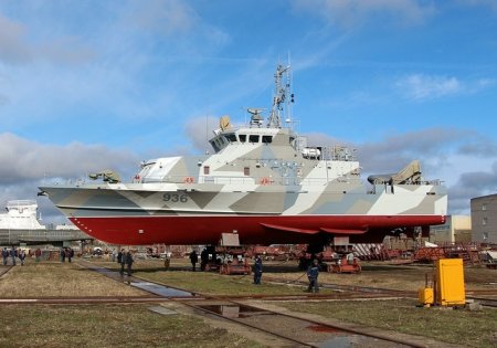 «В Рыбинске спущен на воду противодиверсионный катер проекта 21980 «Грачоно ...