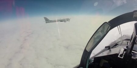 Минобороны опубликовало видео полета Ту-95 у берегов Аляски