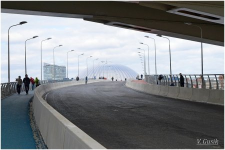 «Санкт-Петербург: мост в створе Яхтенной открыт для пешеходов» Фотофакты