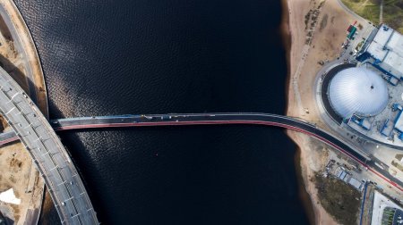 «Санкт-Петербург: мост в створе Яхтенной открыт для пешеходов» Фотофакты