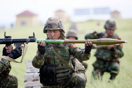 Рокировка Атамбаева: зачем главе Киргизии российская военная база на границе с Таджикистаном
