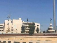 Неизвестные вывесили флаги "Исламского государства" в сирийском Идлебе - Военный Обозреватель