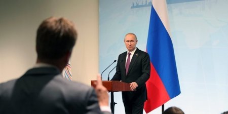 Путин напомнил о вмешательстве иностранных СМИ во внутренние дела России