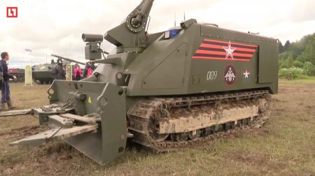 Боевые танки, БТРы и беспилотники на "Нашествии"