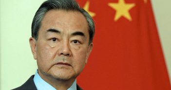 Глава МИД КНР призвал «притормозить» взаимные провокации США и КНДР