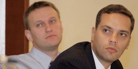 Журналист заснял встречу сотрудников штаба Навального с американской НКО