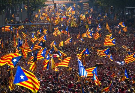 Официальный Мадрид заблокировал 140 сайтов о референдуме в Каталонии