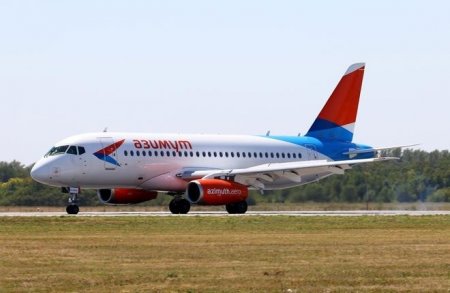 «Авиакомпания «Азимут» получила 4-й пассажирский самолет Сухой Суперджет 100» Авиация