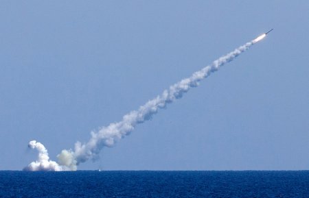 «Российские подлодки ударили 10 ракетами «Калибр» по террористам в Сирии» А ...