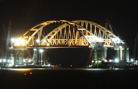 «Подъем автомобильной арки Крымского моста на проектную высоту завершен» Фотофакты