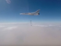 Российские бомбардировщики Ту-22М3 пятый день подряд наносят удары по боевикам ИГ в Сирии