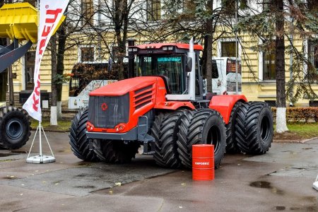 «Начаты поставки нового трактора "Кировец" К-424 в Европу» Экспорт