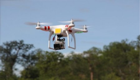 GuoRong показала видео испытаний лазерного истребителя дронов