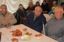В Коростене в День людей с инвалидностью незрячих угощали печеньем, чиновни ...