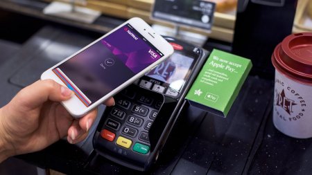Apple Pay стал доступен владельцам карт Visa УБРиР